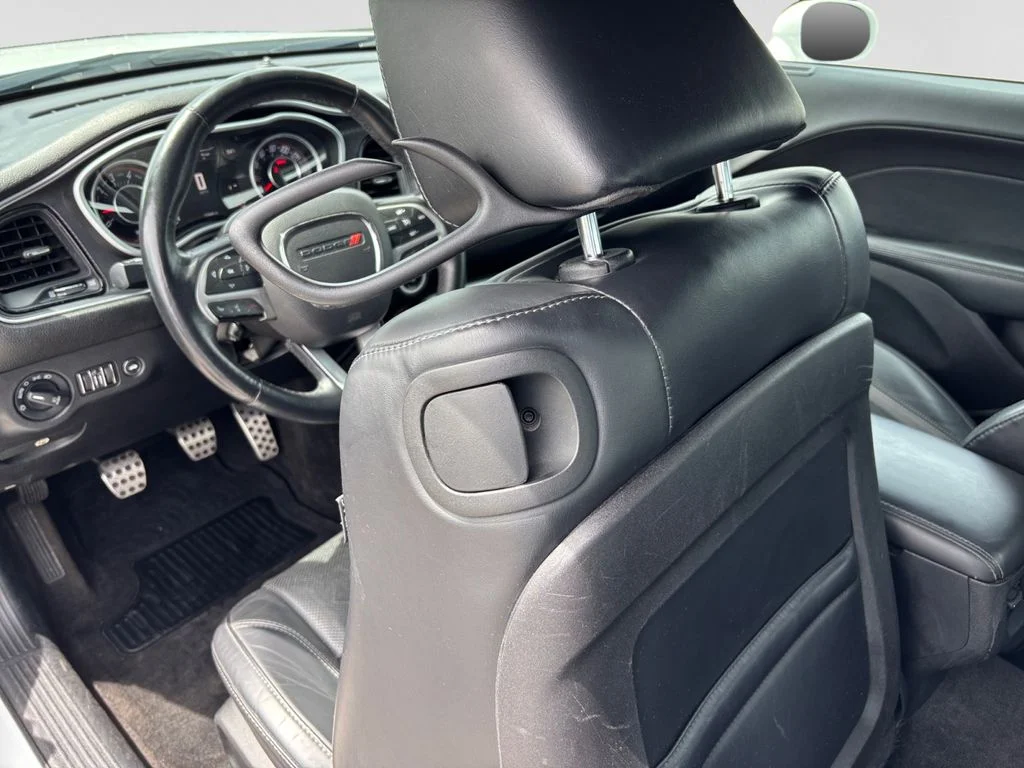 Used 2015 White Dodge R/T image 37