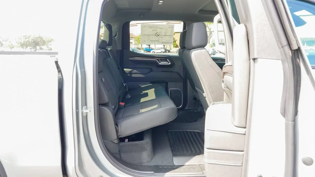 New 2026 Sterling Metallic GMC Elevation image 14