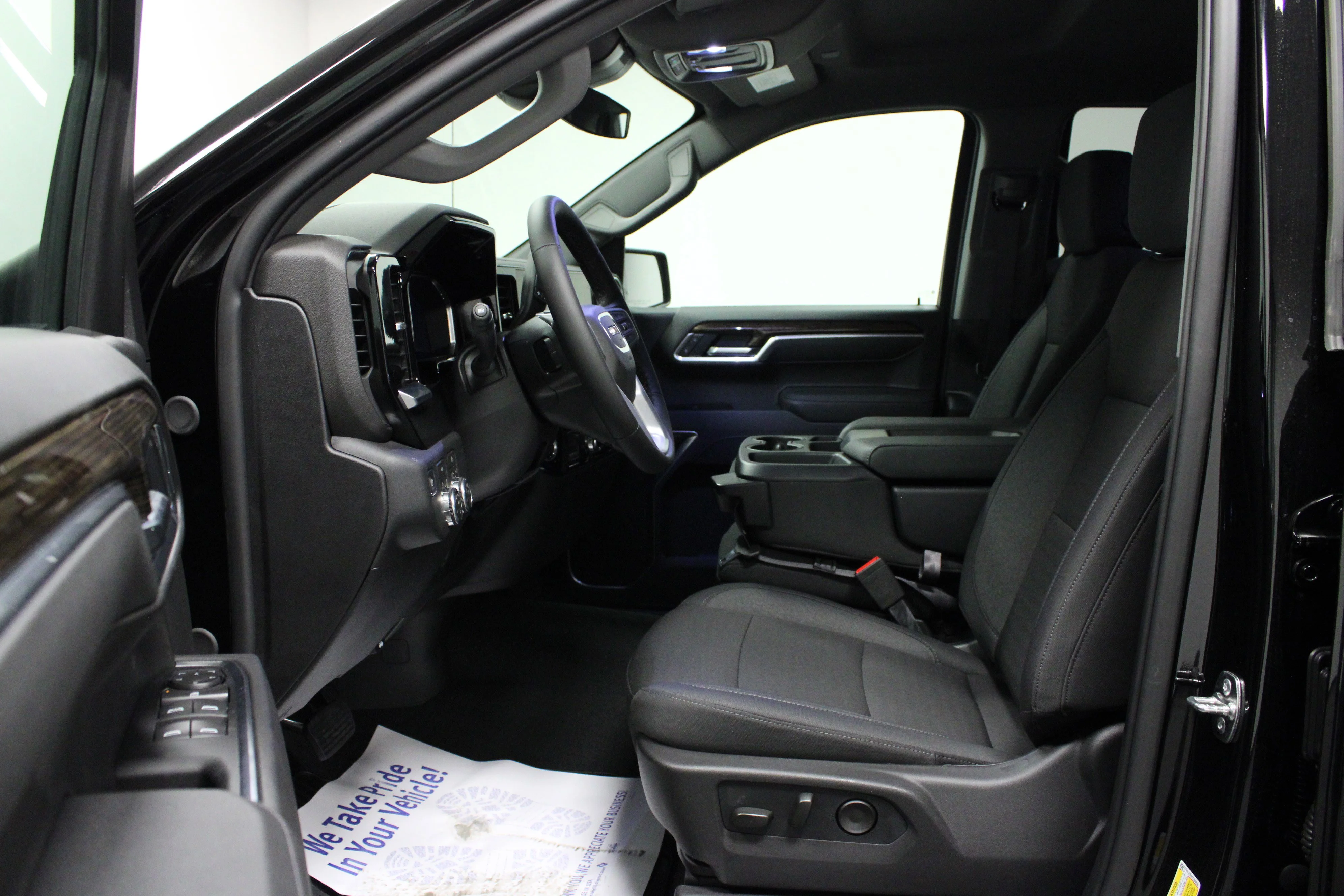 New 2026 Onyx Black GMC Elevation image 11