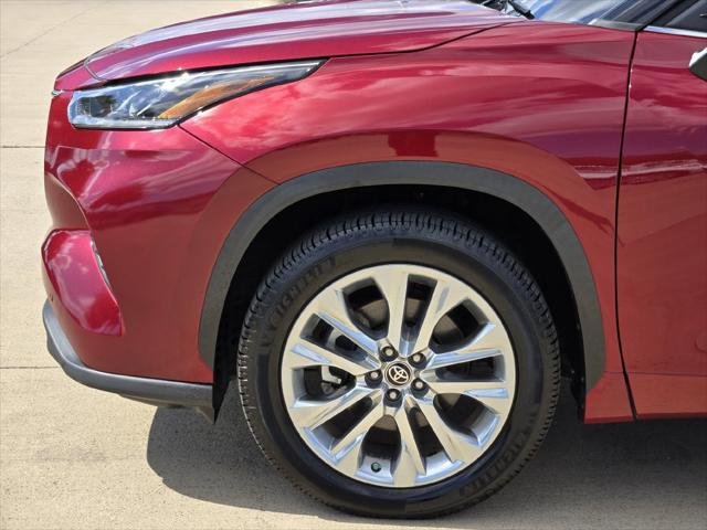 Certified Used 2021 RUBY FLARE PEARL Toyota  image 7