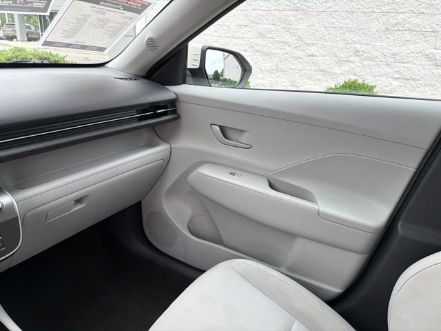 Used 2024 White Hyundai SEL image 45