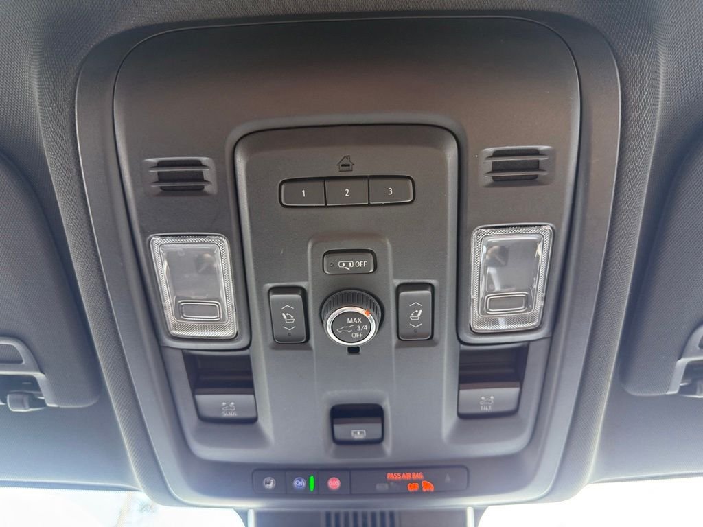 Used 2023 Black Chevrolet RST image 31