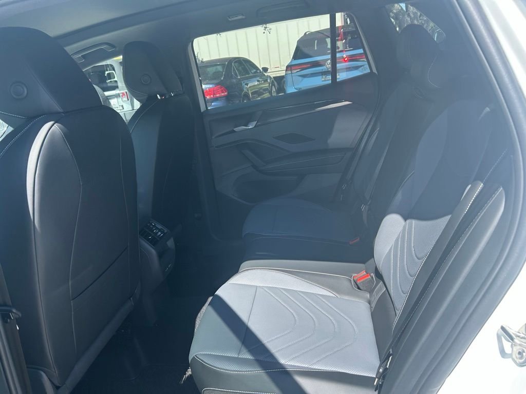 New 2026 White/off-white Volkswagen 2.0T SE R-Line Black image 51