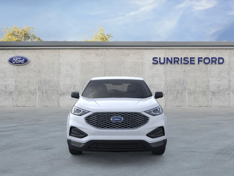 New 2024 Oxford White Ford SE image 6