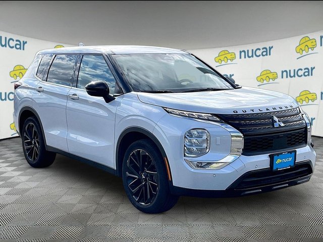 Pre-Owned 2023 Mitsubishi Outlander SE 4WD