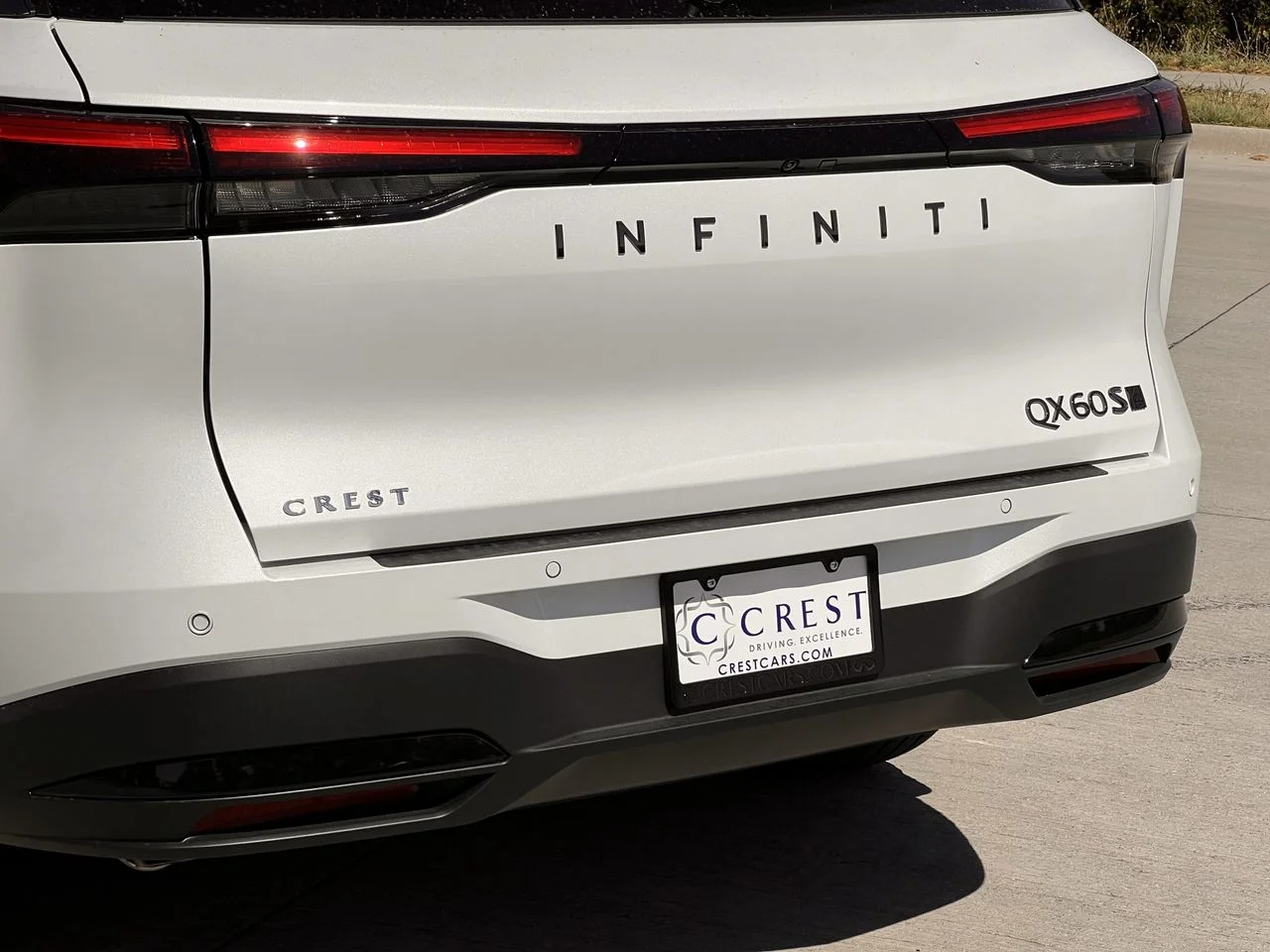 New 2027 RADIANT WHITE INFINITI Sport AWD image 6