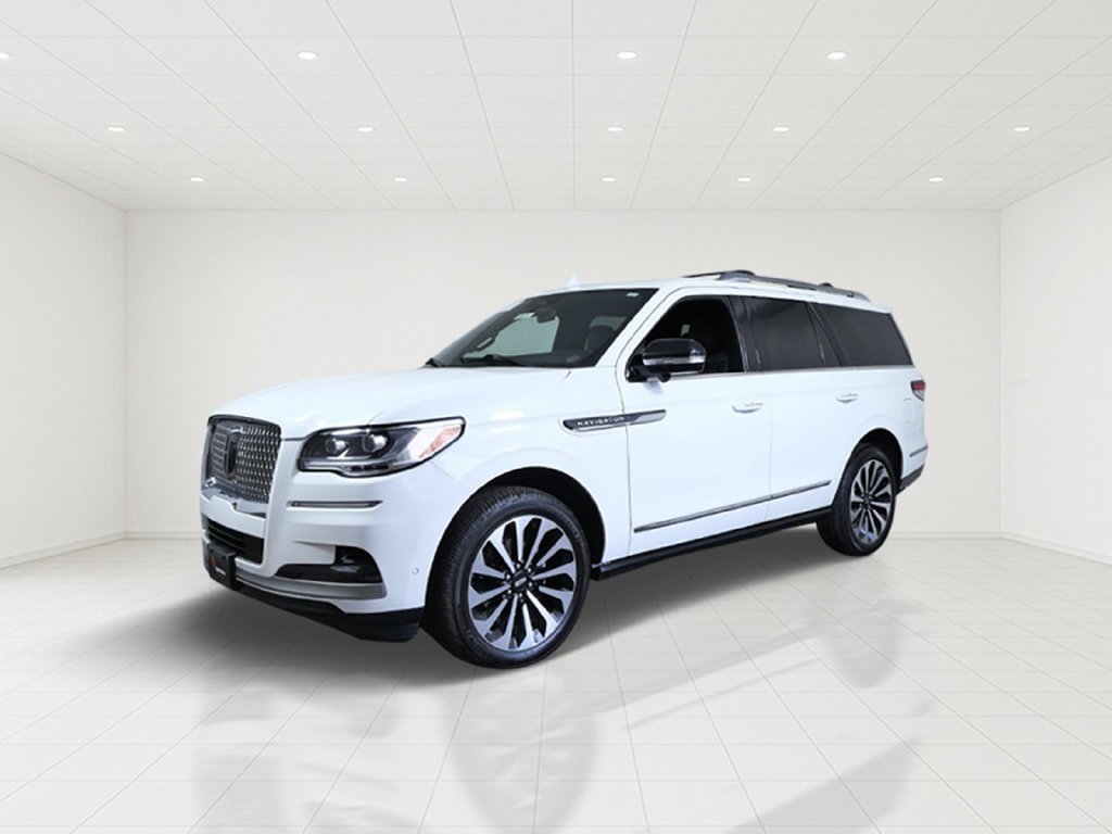 Certified Used 2023 White Lincoln Reserve image 2