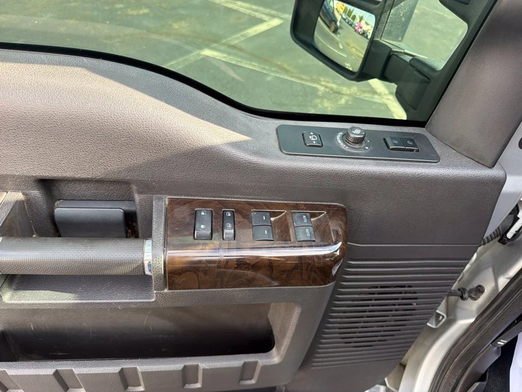 Used 2015 Ingot Silver Ford Lariat image 25