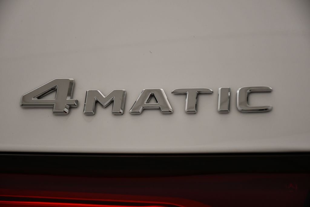 2025 Mercedes-Benz GLC Base - Photo 10