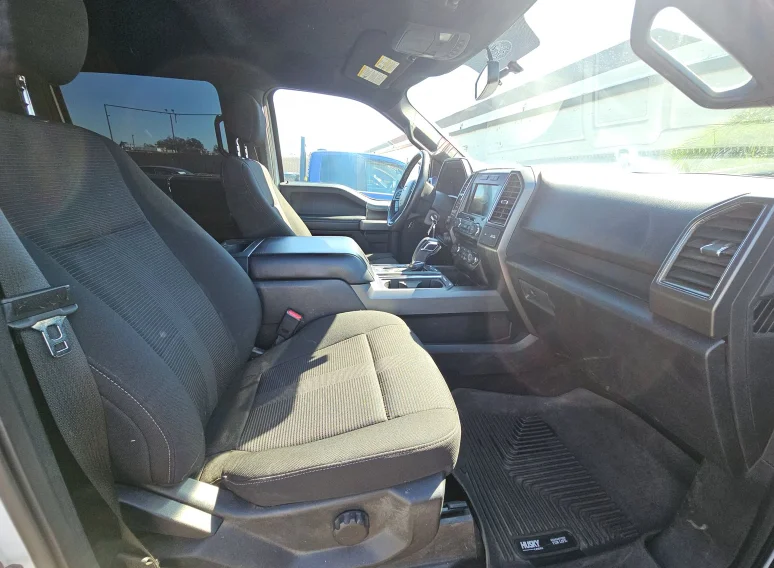 Used 2017 White Ford XLT image 11