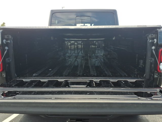 Used 2023  Jeep Sport S image 21