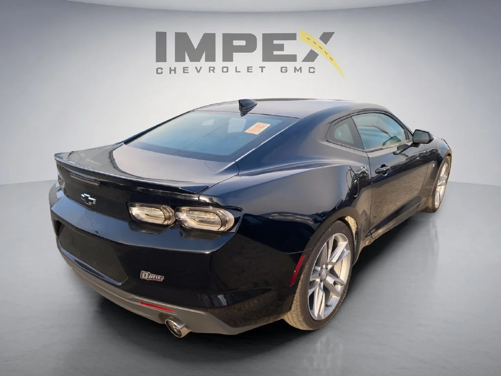 Used 2023 Black Chevrolet 2LT image 5