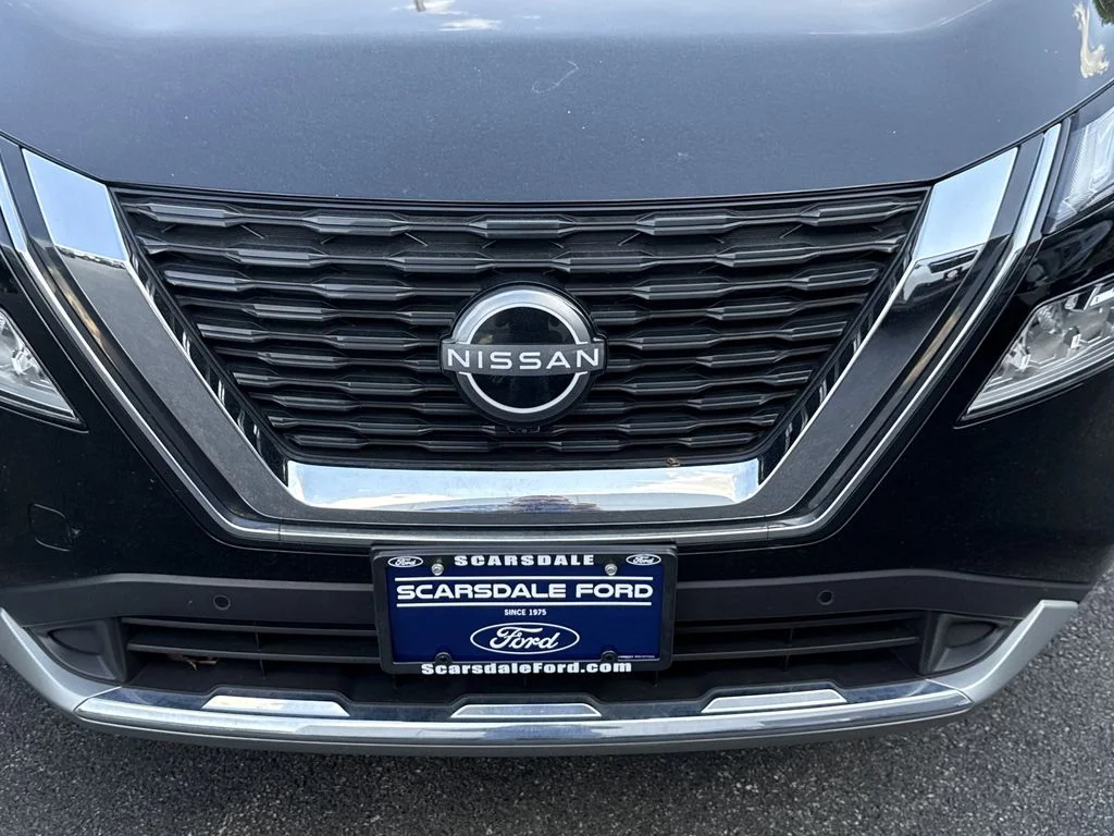Used 2023 Black Nissan Platinum image 34