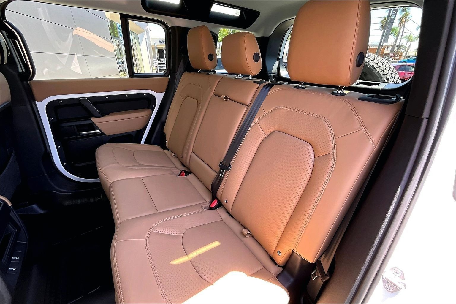 New 2026 Fuji White LAND ROVER S image 10