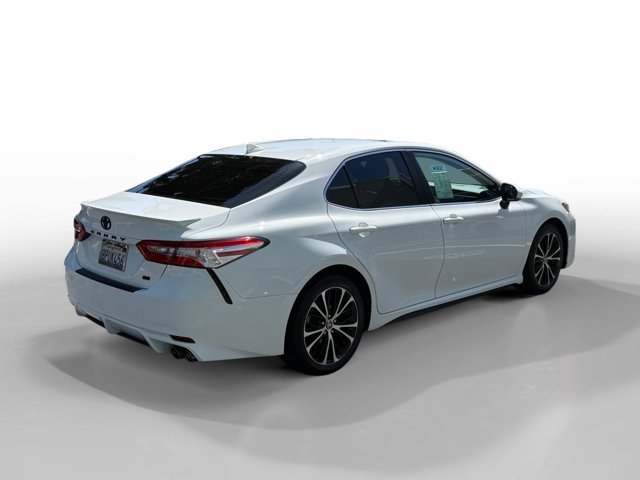 Used 2020 Super White Toyota SE image 5
