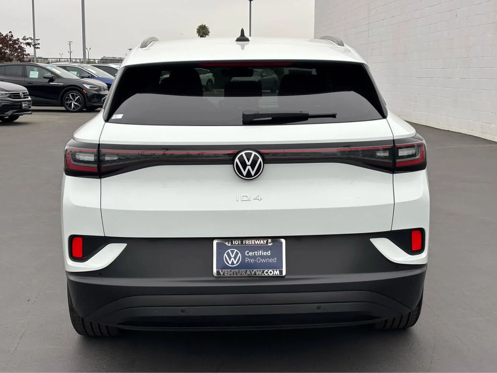 Certified Used 2023 Pure White Volkswagen Pro image 4