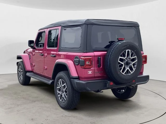 New 2026 Tuscadero Pearlcoat Jeep 4-DOOR SAHARA image 3
