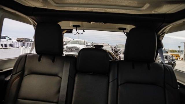 New 2026 Black Clear-Coat Exterior Paint Jeep Rubicon image 27