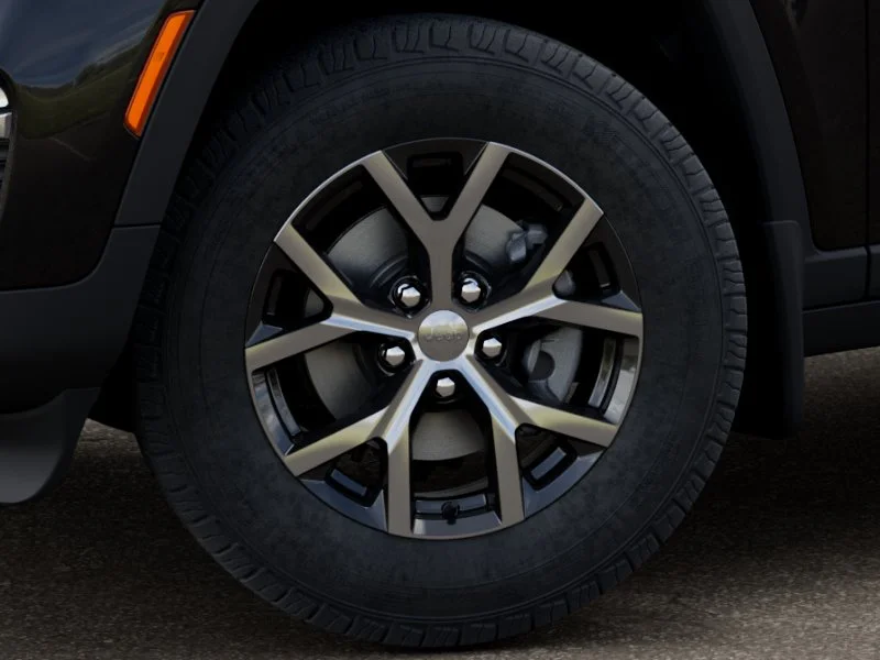New 2025 Diamond Black Crystal Pearl-Coat Exterior Paint Jeep Limited image 4