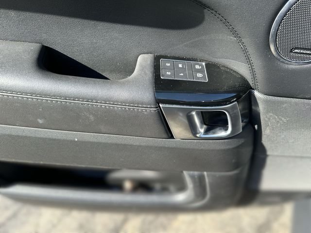 Used 2022 Black Land Rover HSE Silver Edition image 15