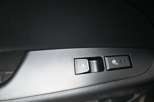 Used 2020 Green Hyundai Ultimate image 10