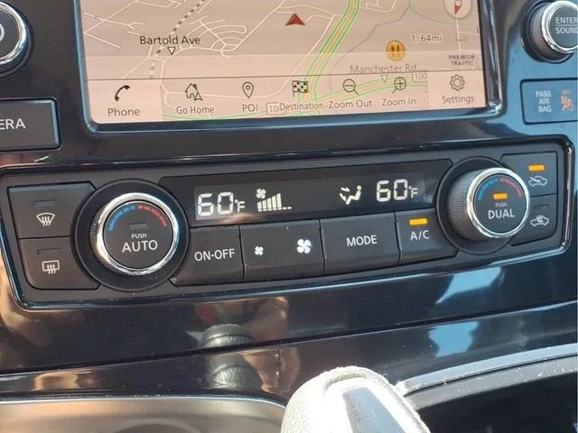 Used 2022 Gray Nissan SV Xtronic CVT image 10