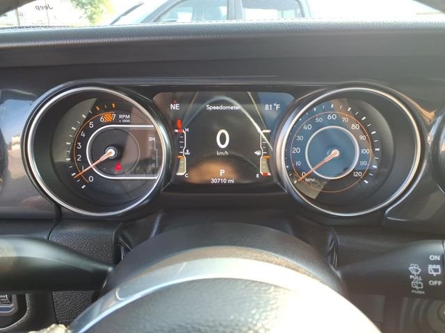 Used 2023 Gray Jeep Altitude image 17