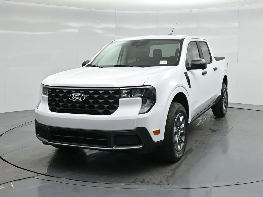 New 2026 Oxford White Ford XLT image 50
