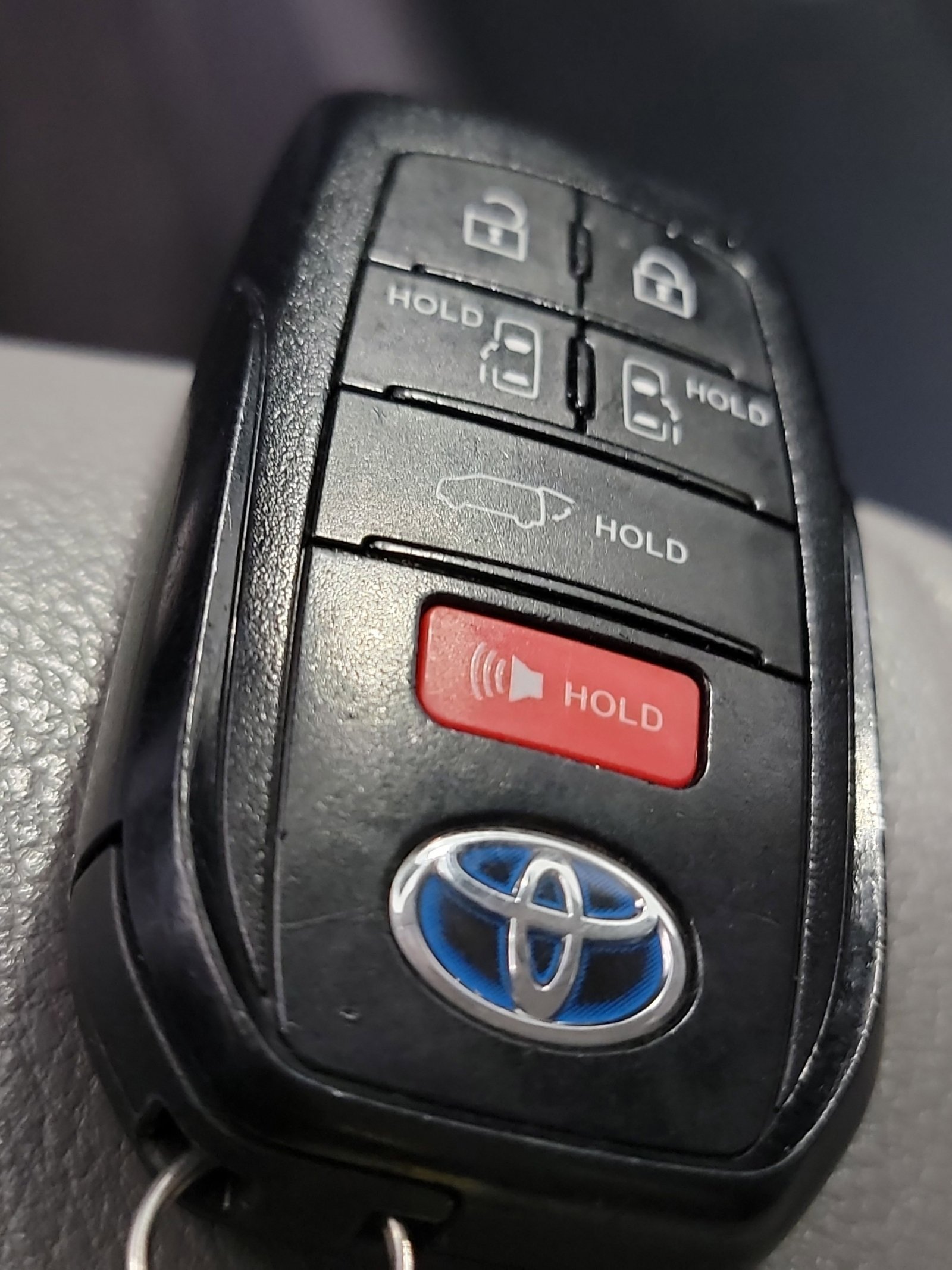 Used 2021 Celestial Silver Metallic Toyota XLE image 31
