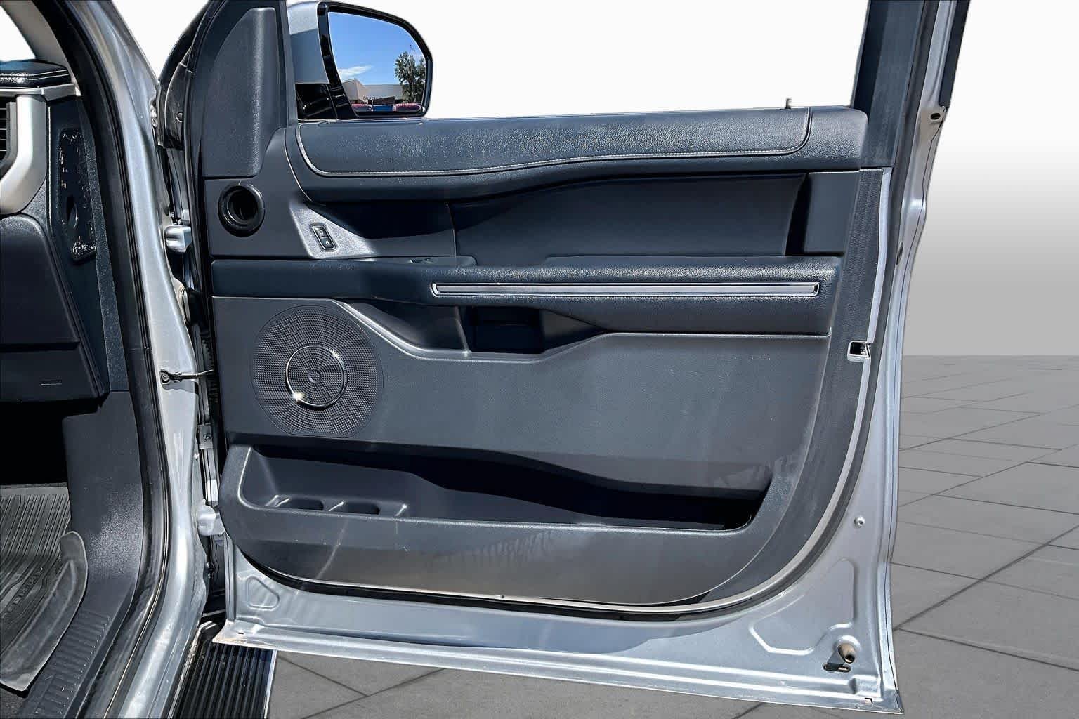 Used 2023 Iconic Silver Metallic Ford XLT image 21