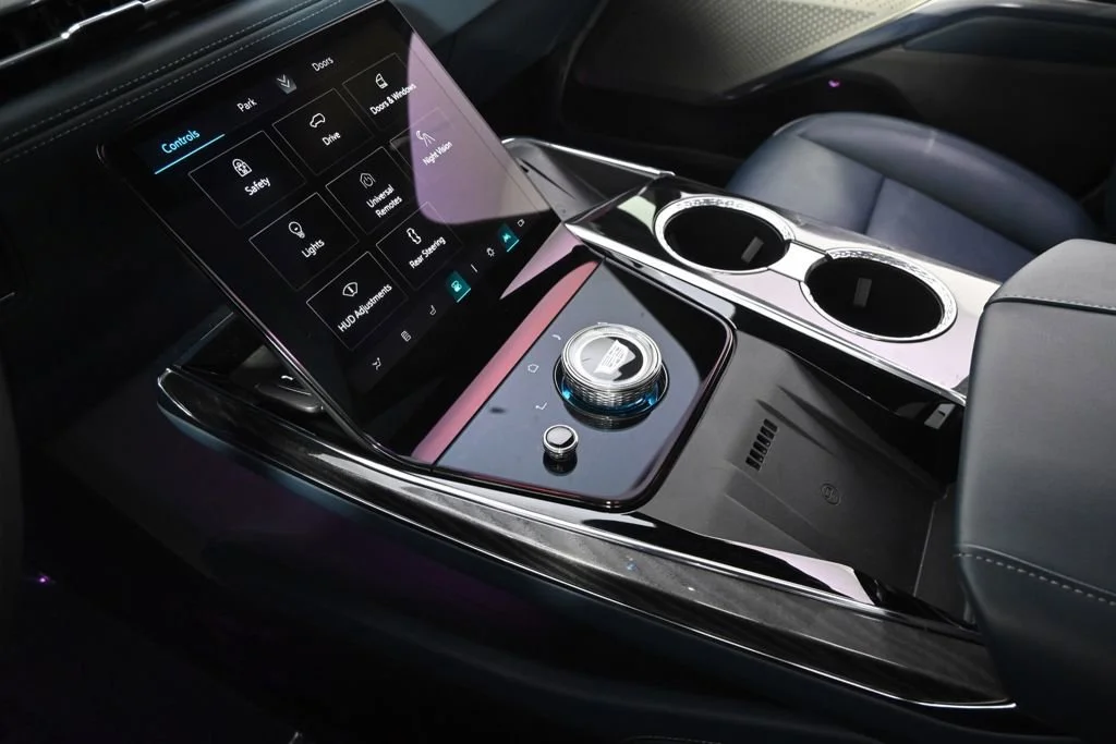 2025 Cadillac Escalade IQ Luxury 2 - Photo 32