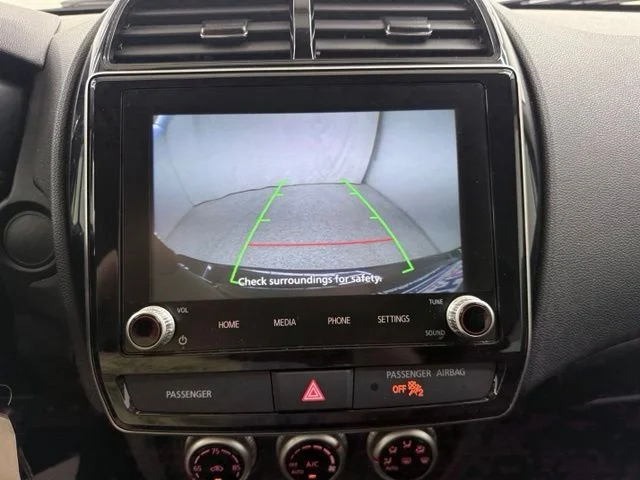 Used 2024  Mitsubishi 2.0 LE image 27