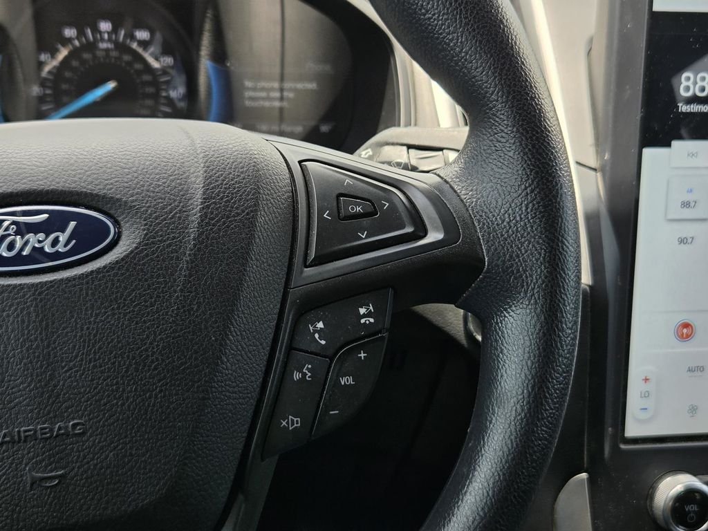 Used 2023 Oxford White Ford SE image 30