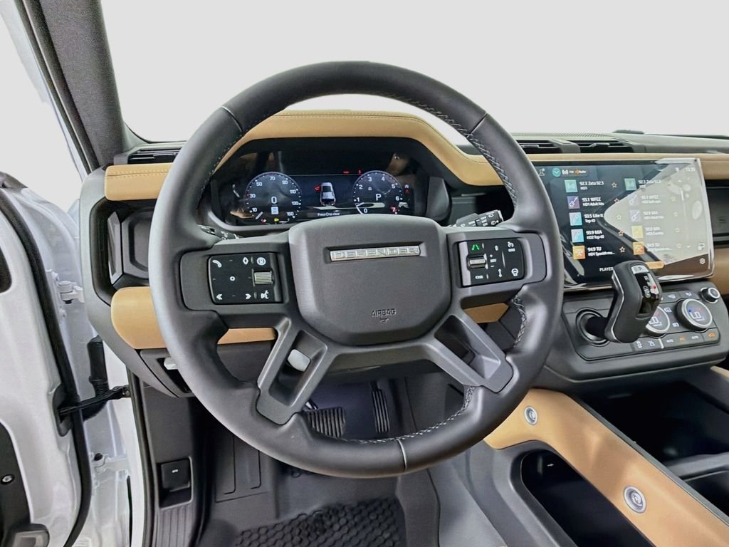 New 2026 Fuji White Land Rover X-Dynamic SE image 11