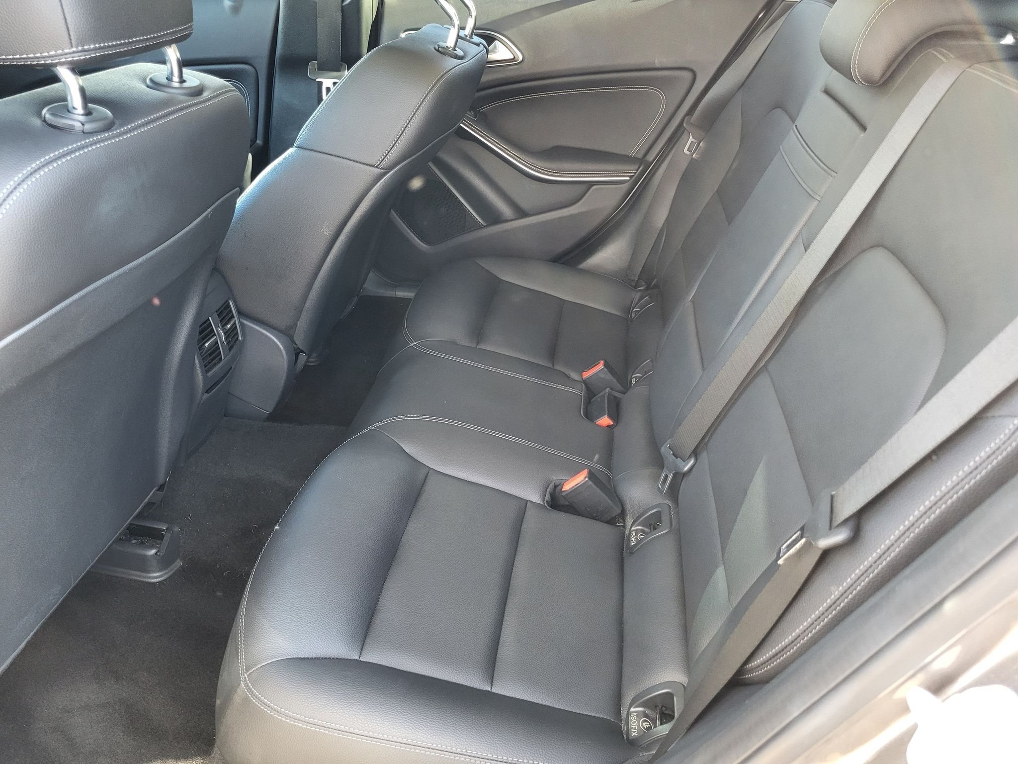 Used 2016 Mountain Gray Metallic Mercedes-Benz 250 4MATIC® image 37