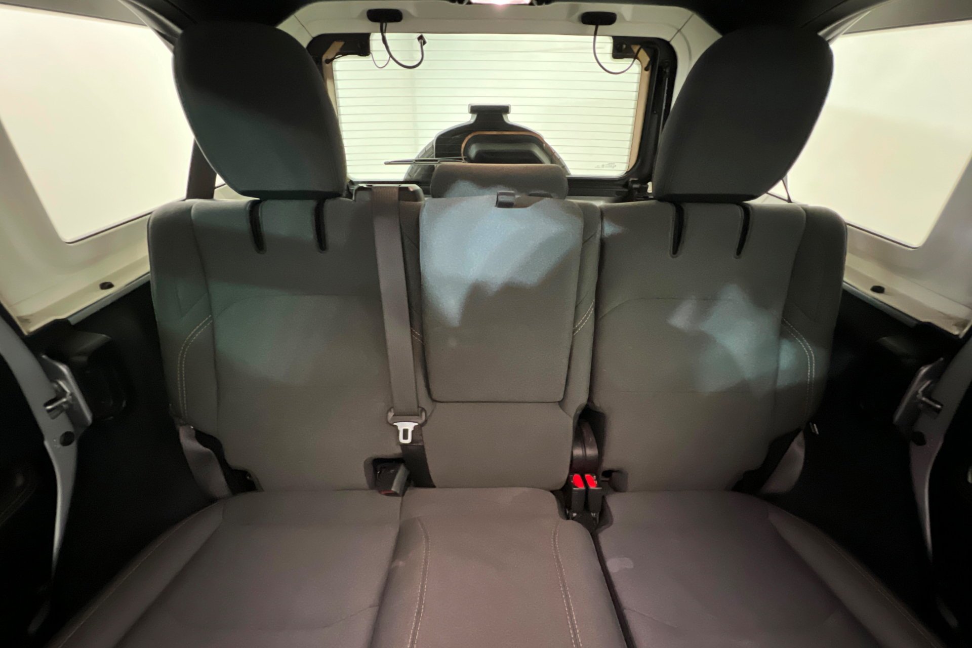 Used 2024 Silver Zynith Clearcoat Jeep Sahara image 26