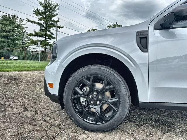 New 2026 Space White Metallic Ford XLT image 21