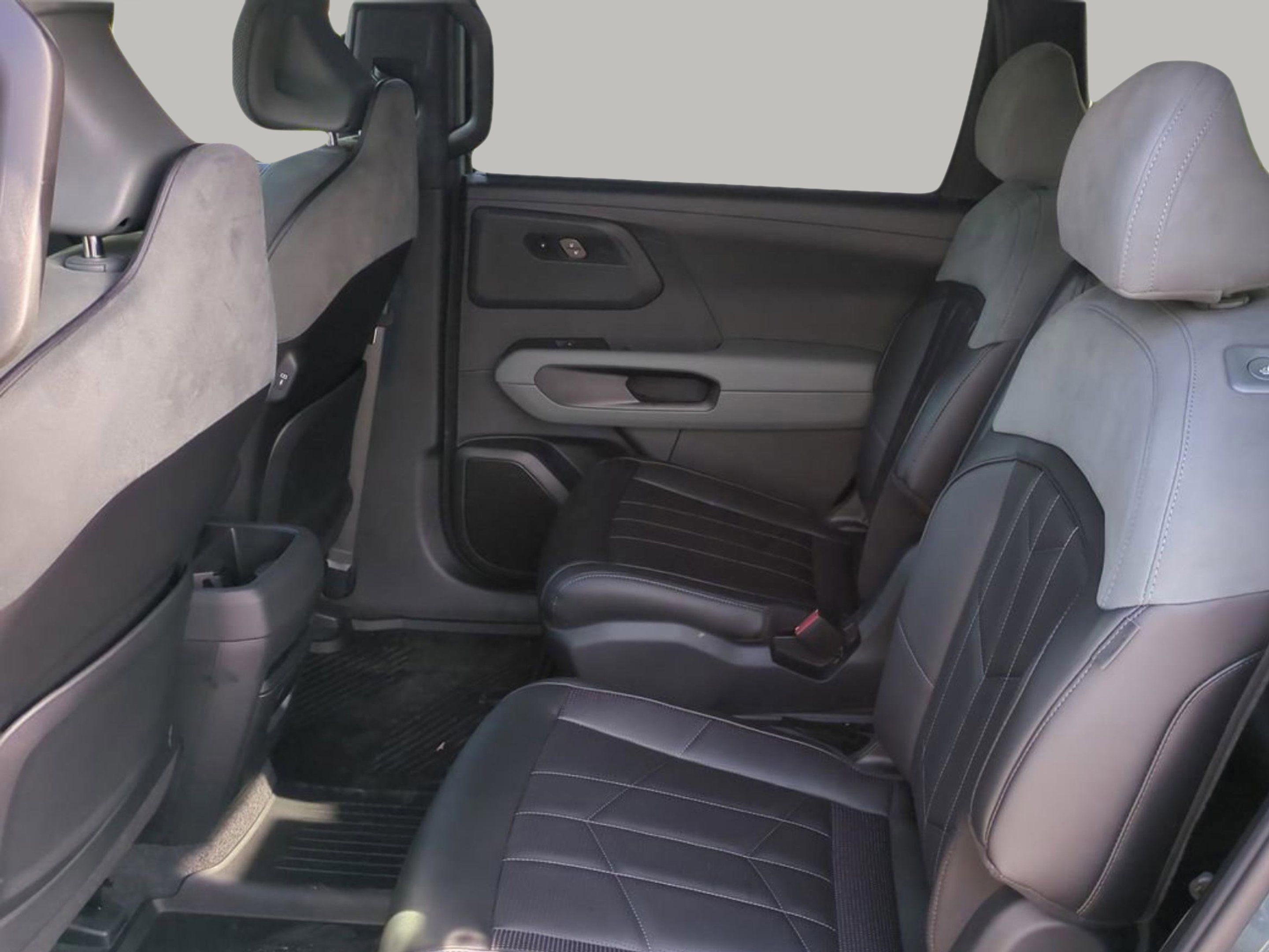 New 2027 Glacial White Pearl Kia X-Line SX-Prestige image 25