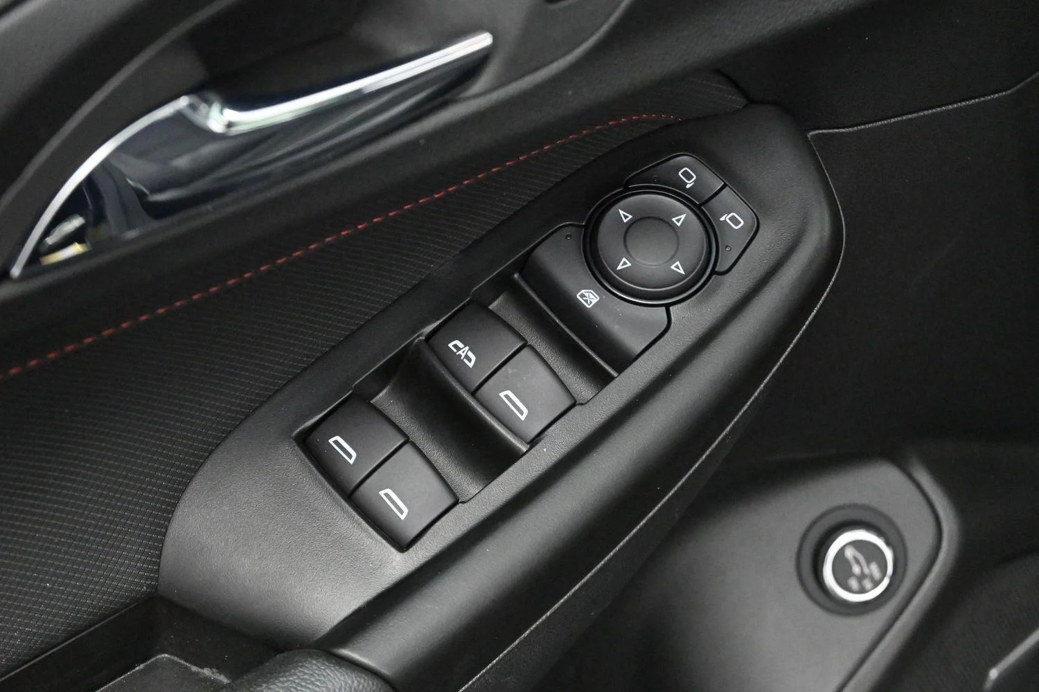 Used 2022 Mosaic Black Metallic Chevrolet RS image 10