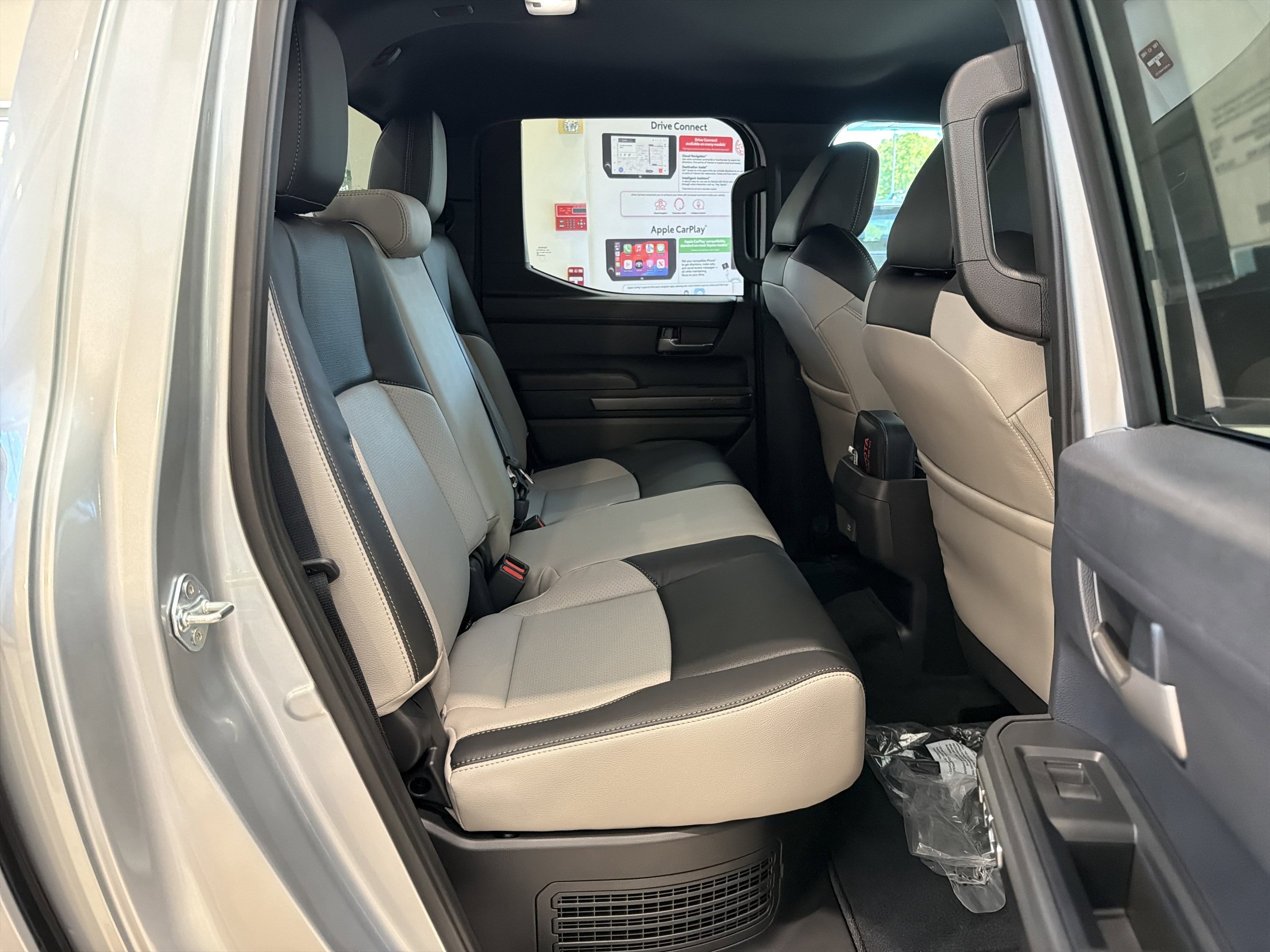 2025 Toyota Tacoma TRD Off Road - Photo 14