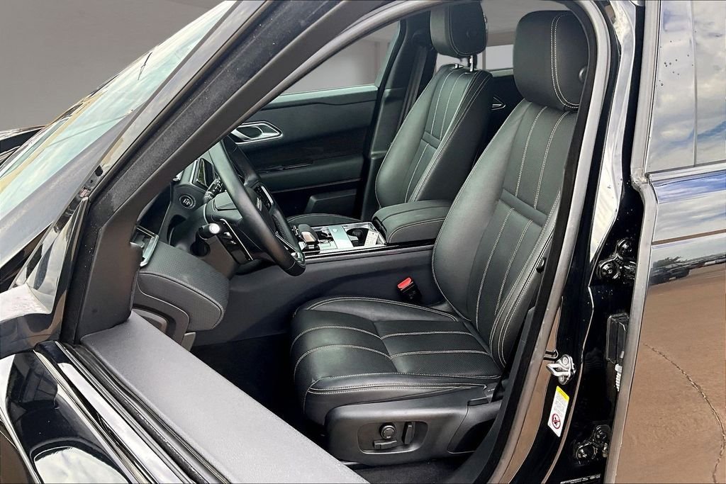 Used 2023 Santorini Black Metallic Land Rover R-Dynamic S MHEV image 25