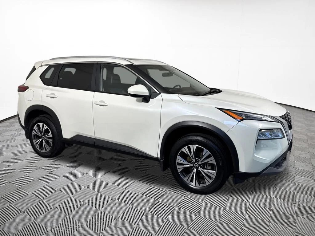 Used 2023 Pearl White Nissan SV image 5