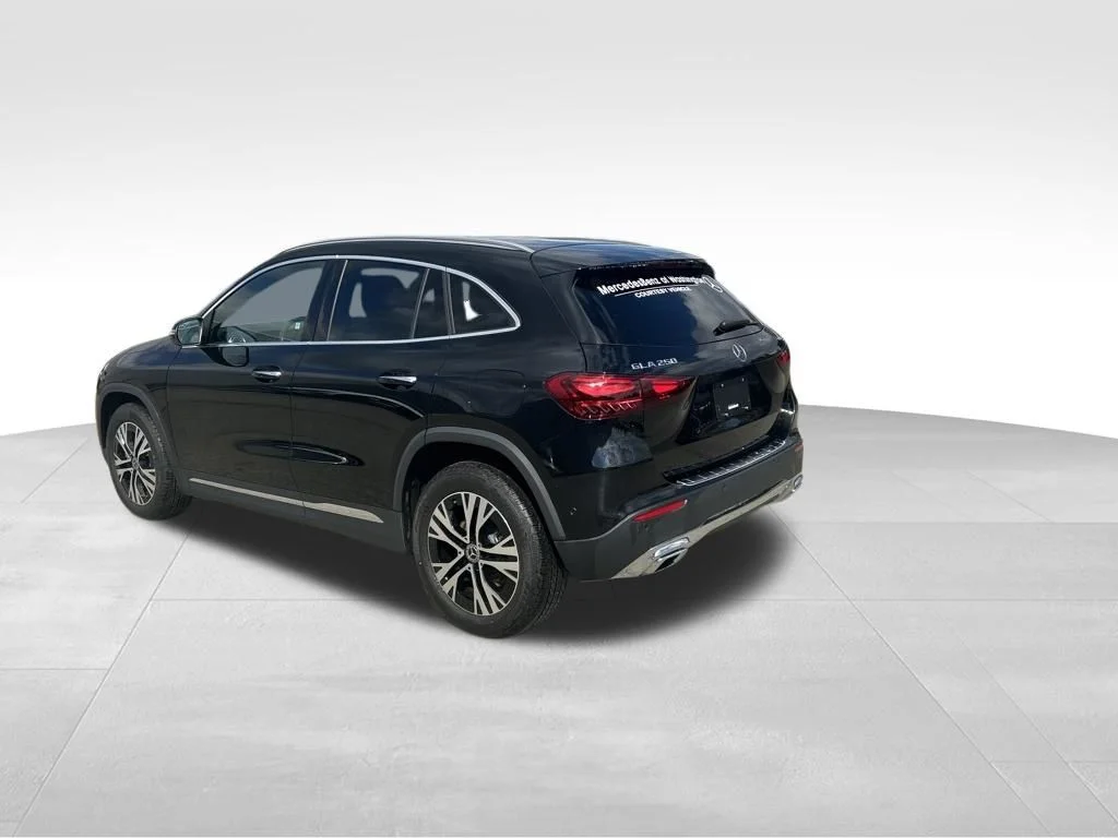 Used 2025 Black Mercedes-Benz GLA 250 image 3