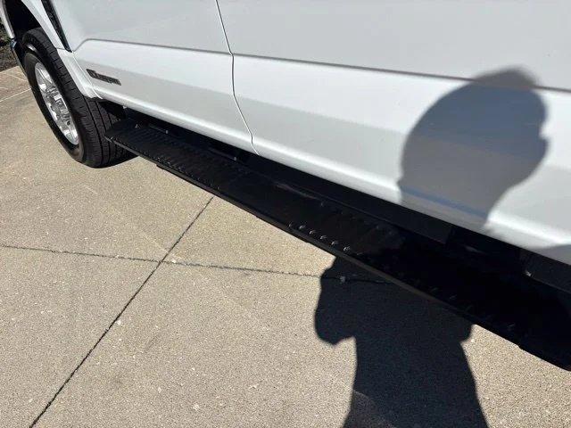 Certified Used 2025 Oxford White Clearcoat Ford XLT image 14