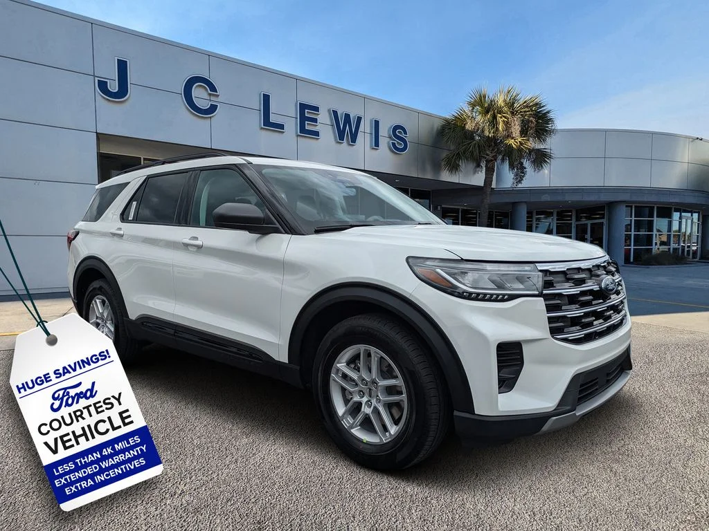 New 2026 Star White Metallic Tri-Coat Ford Active image 1