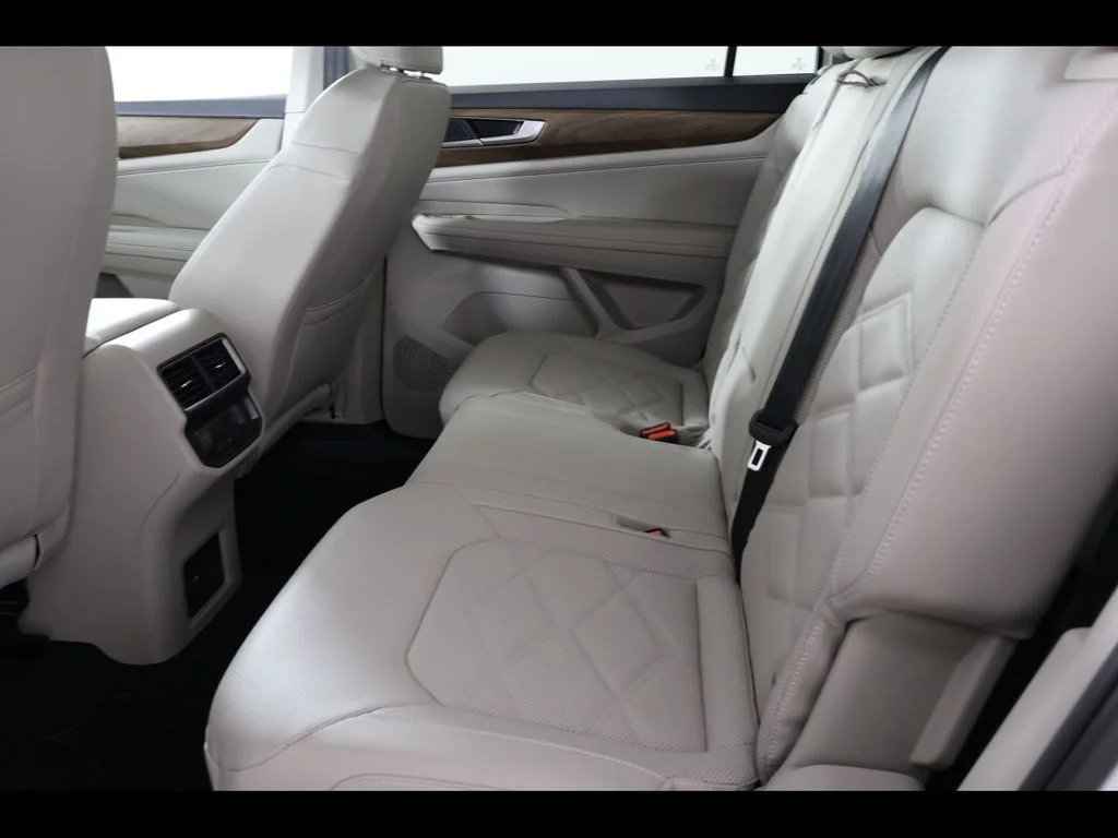 New 2026 White/off-white Volkswagen 2.0T SE image 9
