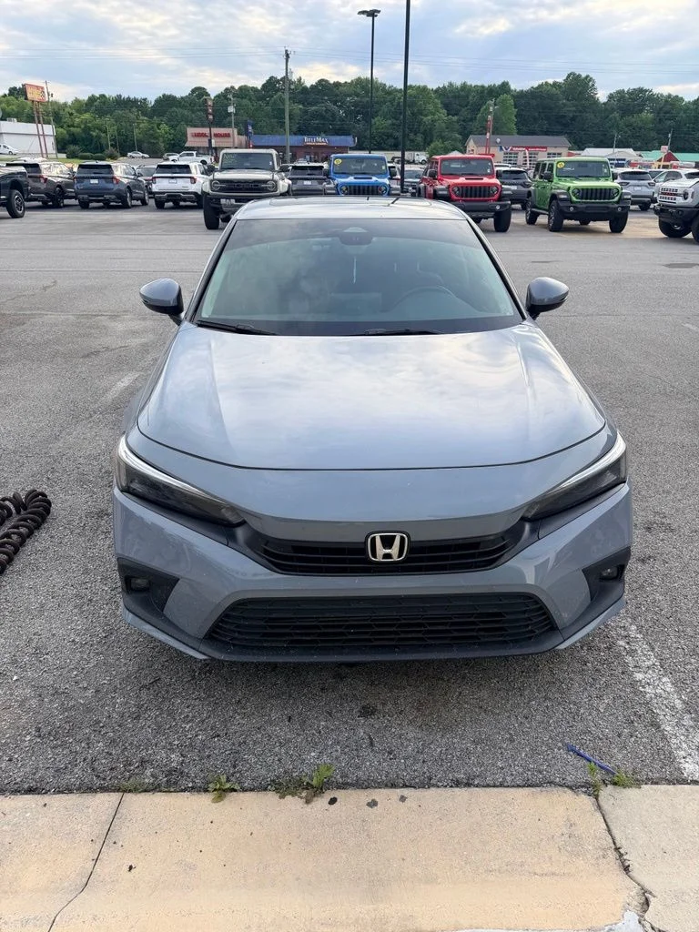 Used 2024 White Honda Touring image 3