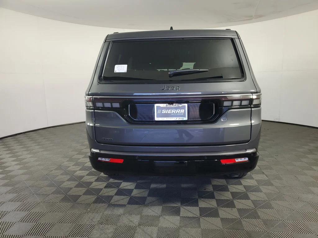 New 2026 Baltic-Gray Metallic Clear-Coat Exterior Paint Jeep Limited Altitude image 4