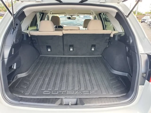 Used 2018 Crystal White P Subaru Premium image 28