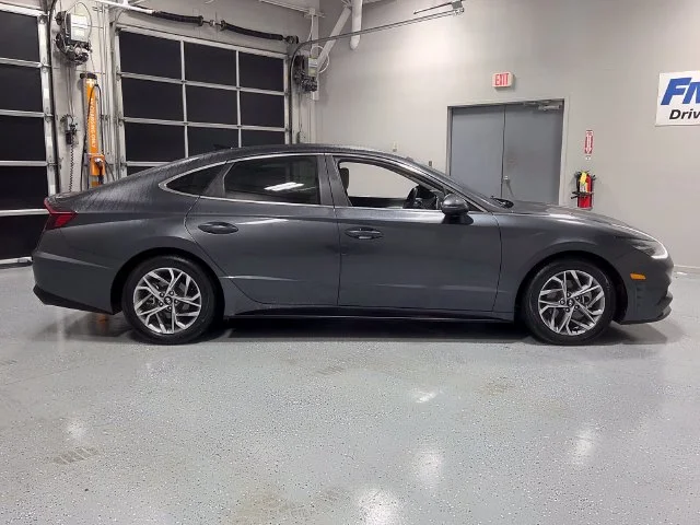 Used 2023 Gray Hyundai SEL image 10